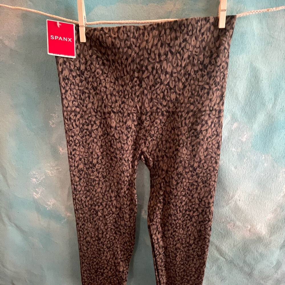 SPANX…mini leopard leggings …New